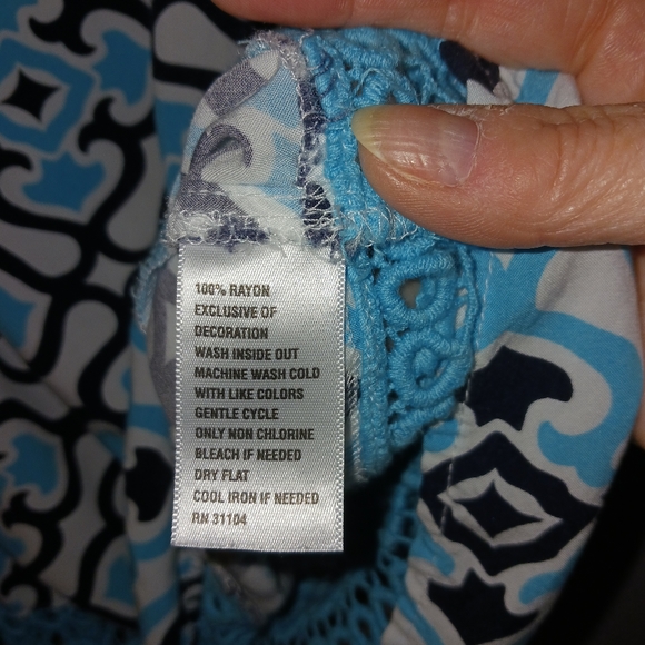 Crown Ivy Dark and light blue top. Size PL - Picture 6 of 6